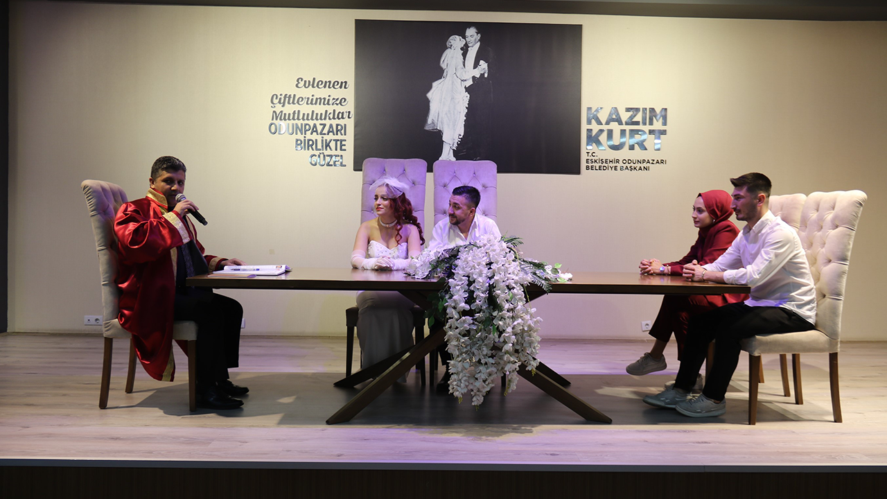 Eskişehir’de Bugün Nikah Salonları Hiç Boşalmadı! İşte Yoğunluğun Nedeni…