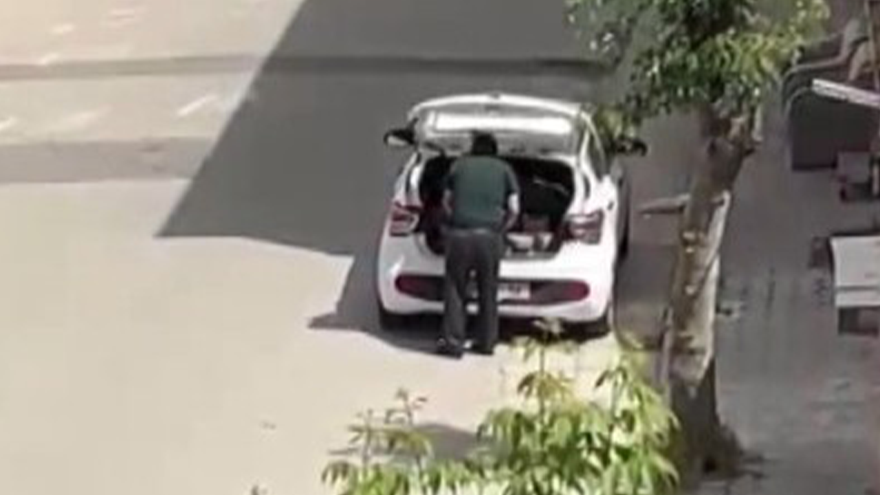 Eskişehir'de Kaldırım Taşlarını Söktü Görüntüler Yayılınca Geri Koydu!