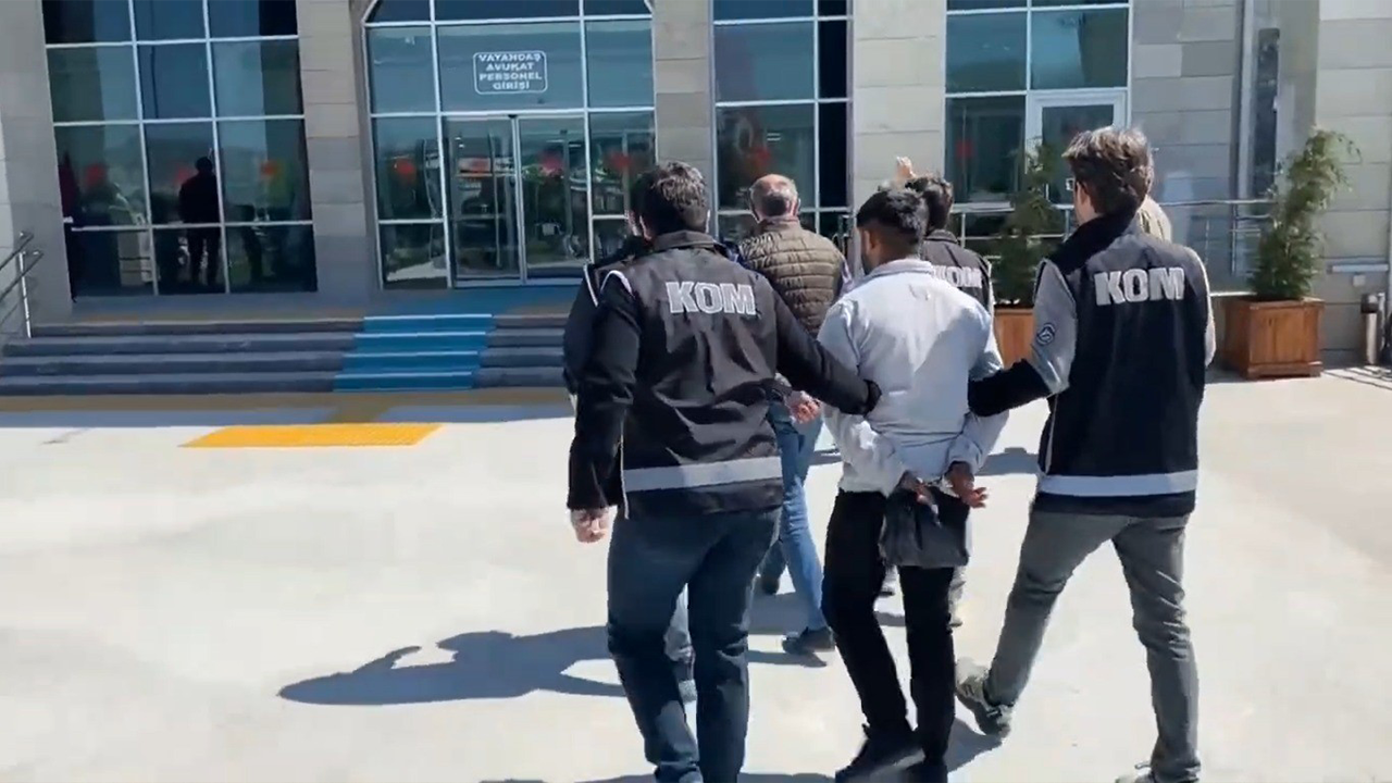 Eskişehir’de Takibe Alındı Altınları Çalarken Suçüstü Yakalandı!
