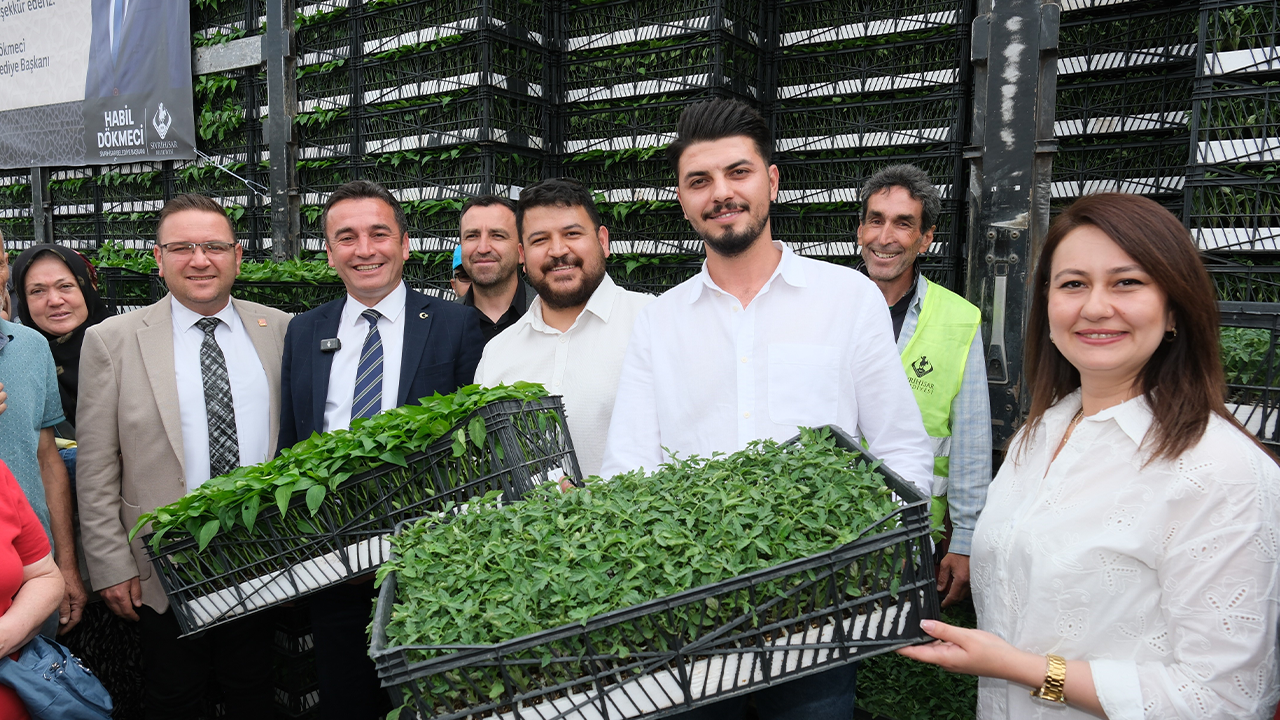 Sivrihisar Belediyesi’nden Çiftçilere Fide Desteği