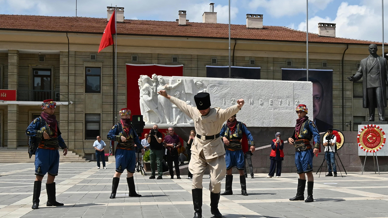 Atatürkün Eskişehire Geliş Yıldönümü Kutlama Etkinlikleri