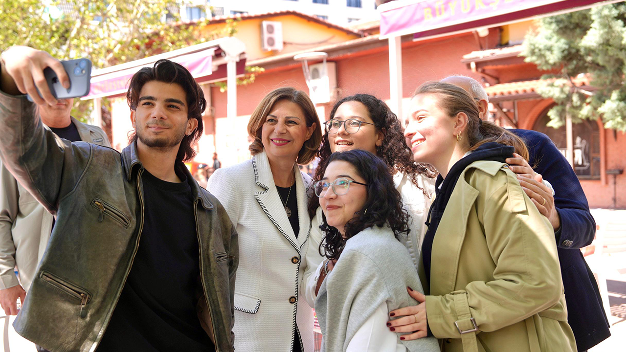 Başkan Ünlüce Ve Öğrenciler