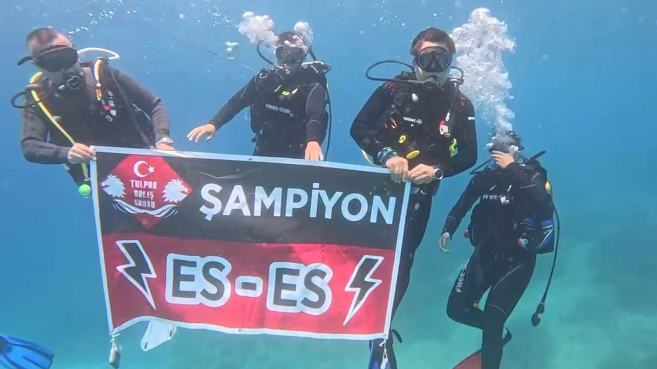 Eskişehirspora Sualtında Şampiyonluk Kutlaması
