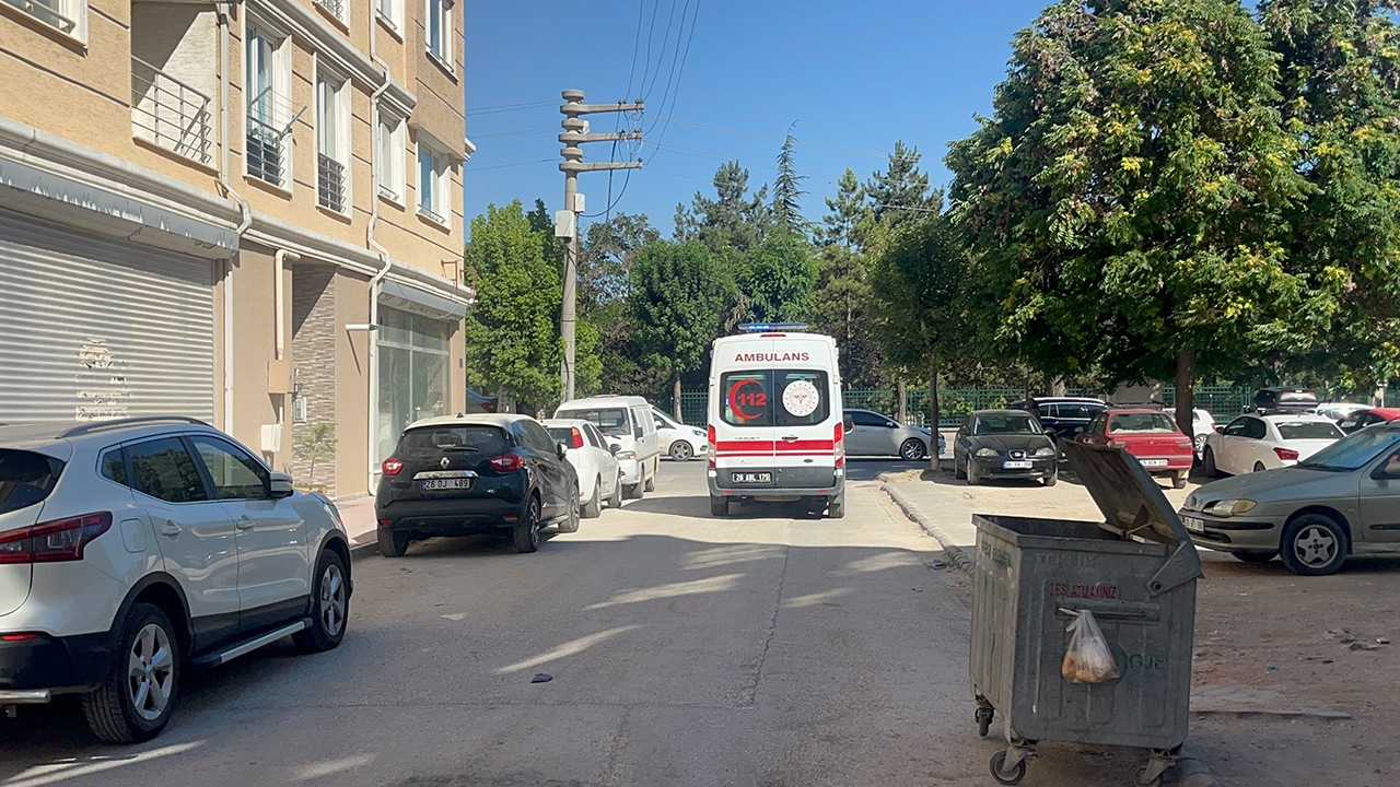 Eskişehir’de Balkondan Düşen Çocuk Hastaneye Kaldırıldı