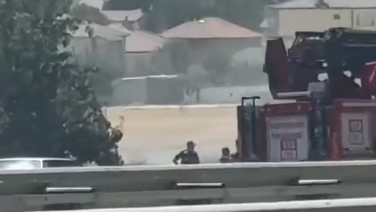 Eskişehirde Ekiplerin Yangına Müdahalesi