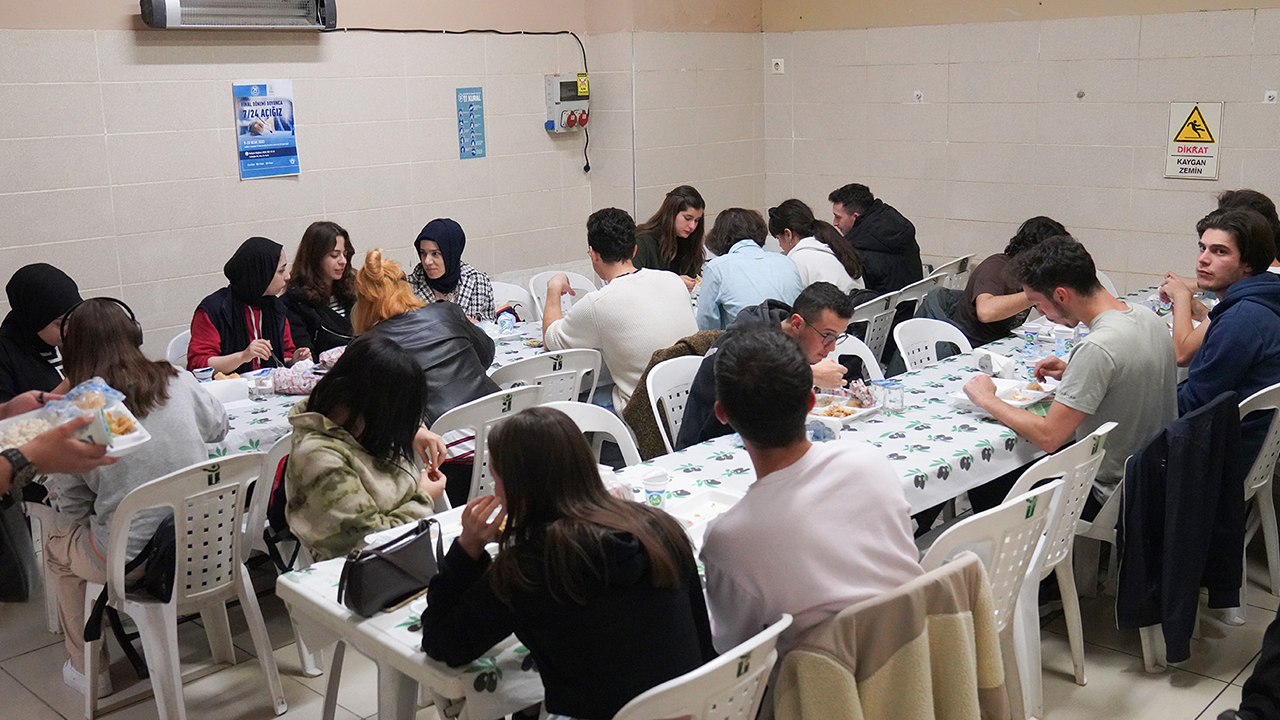 Eskişehirde Öğrencilere Ücretsiz Yemek Desteği