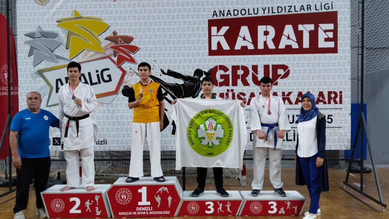 Eskişehirli Sporcular Kürsüde