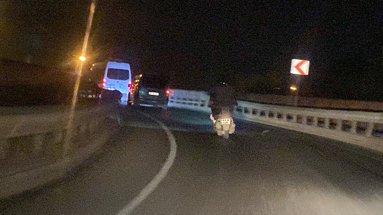 Karanlıkta Seyreden Motosikletli