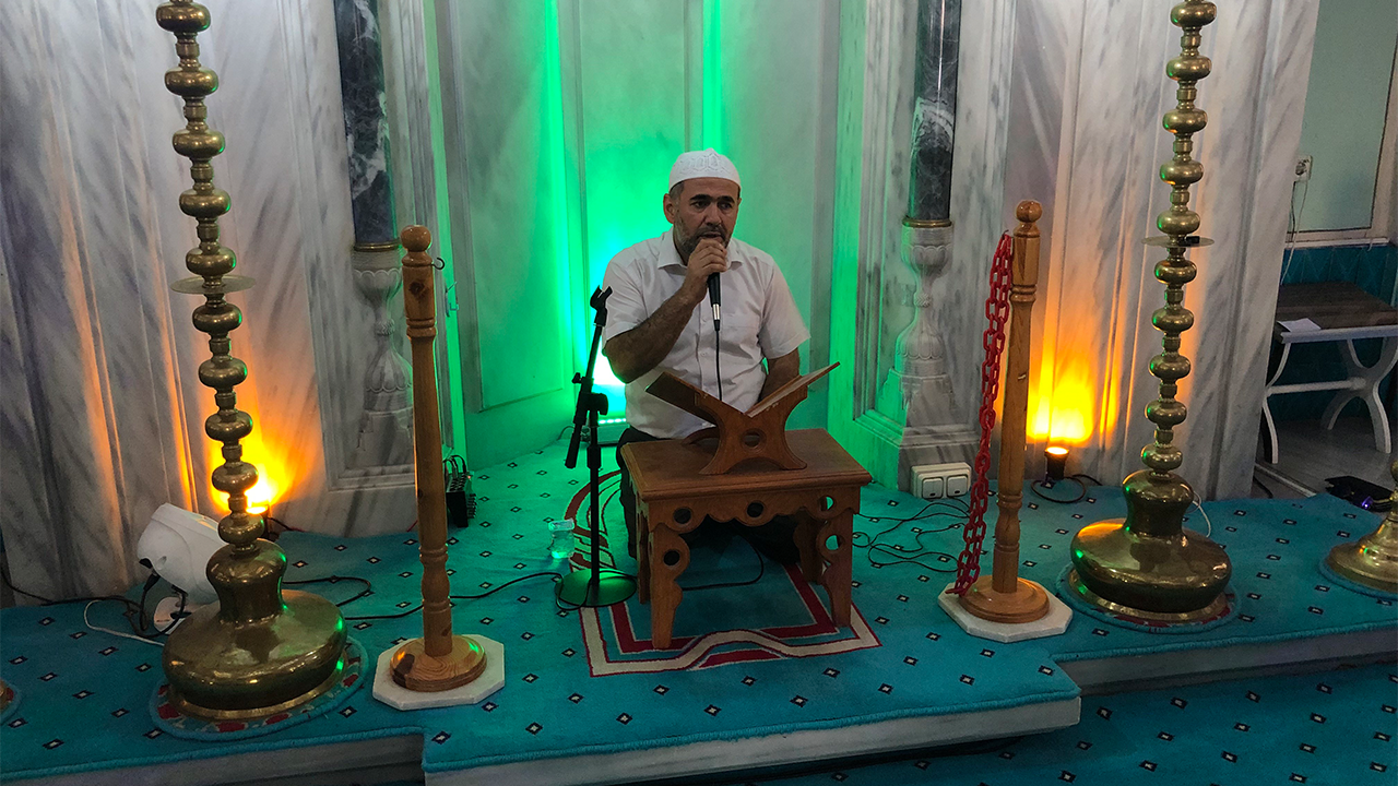 Reşadiye Caminde Kuran Tilaveti