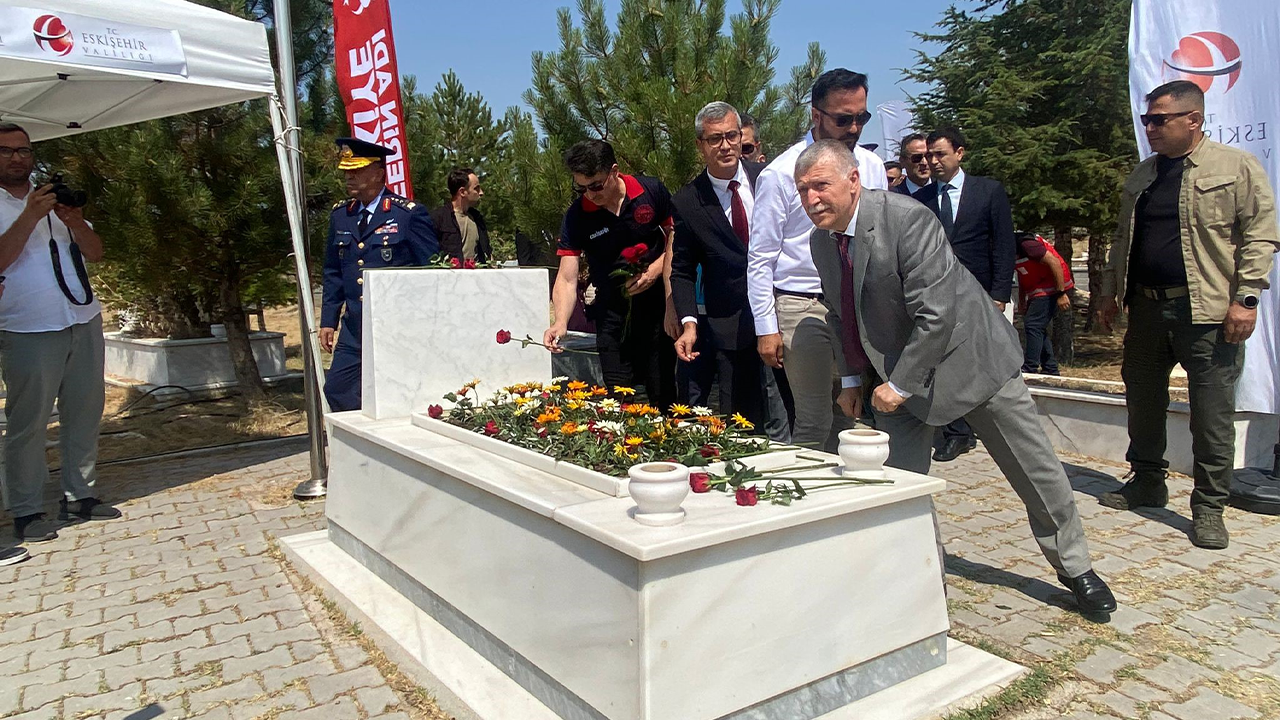 Şehit Polis Memuru Fatih Falgıç'ın Kabri