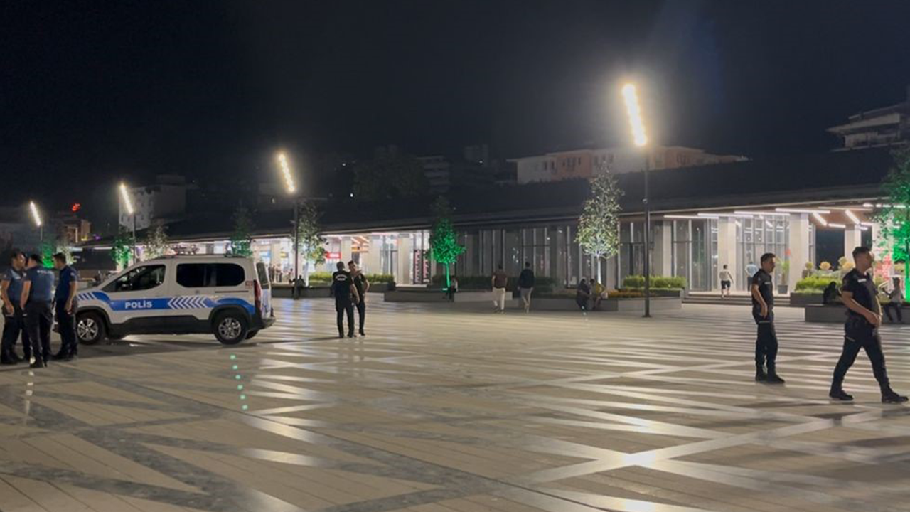 Sokak Ortasında Bıçaklı Saldırı