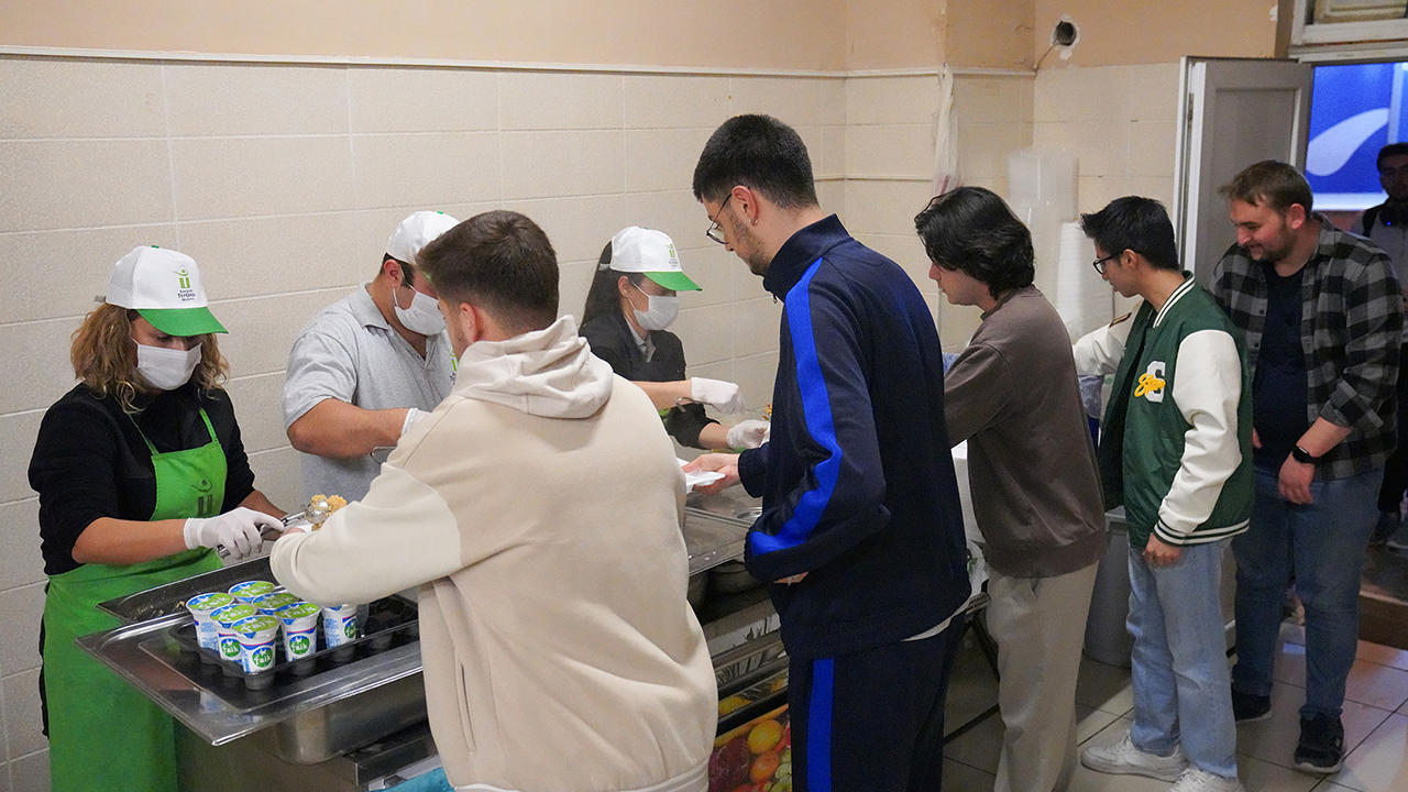 Tepebaşı Belediyesi Ücretsiz Yemek Desteği