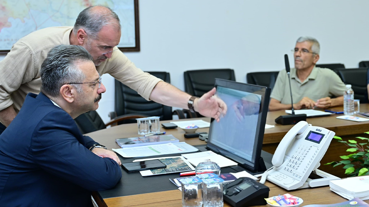 Vali Aksoy Yangın Kararını Anlık Olarak Takip Ediyor