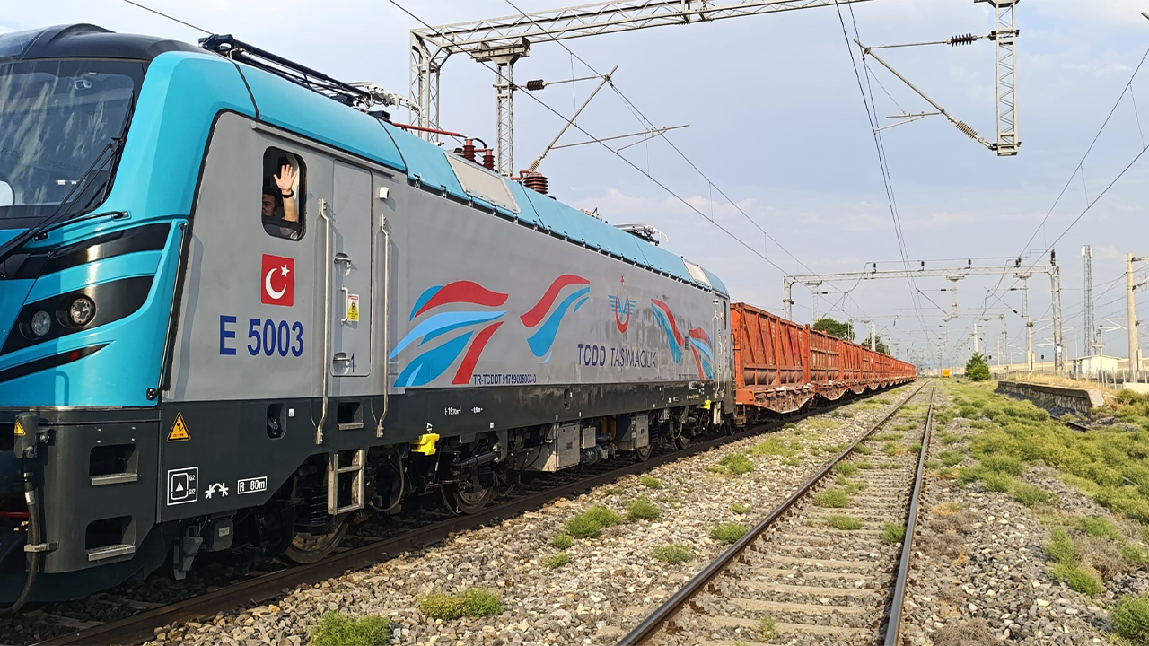 Yerli Lokomotif E5003