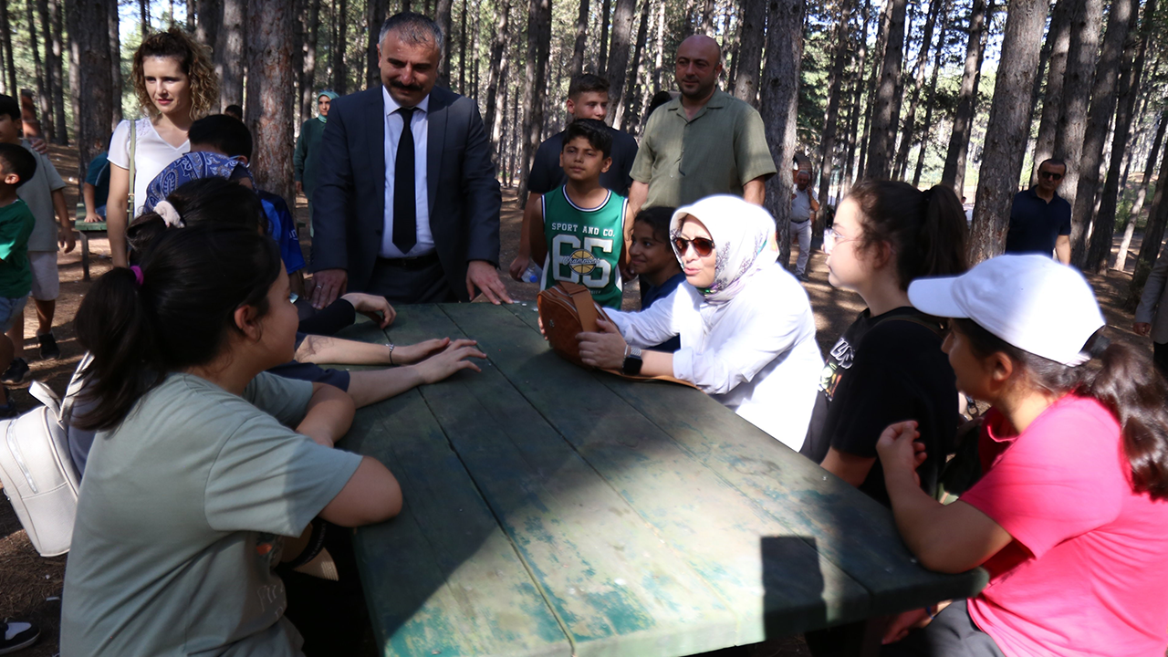 Devlet Korumasındaki Çocuklara Moral Dolu Piknik Sohbet Ettiler