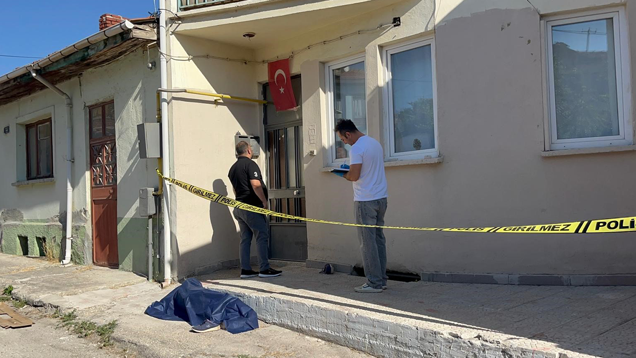 Ekipler Olay Yerinde Incelemelerde Bulundu