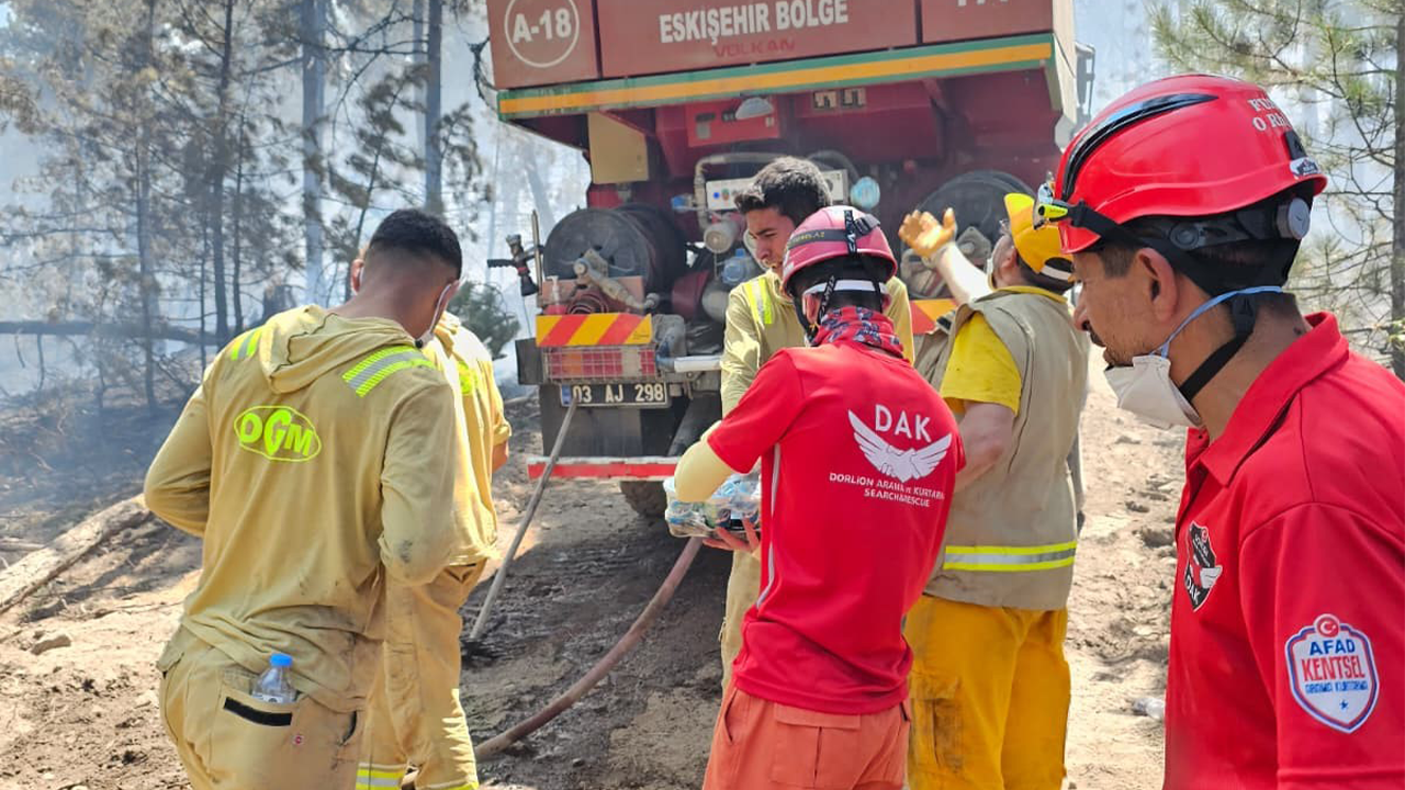 Ekiplerden Yangına Müdahale Anı
