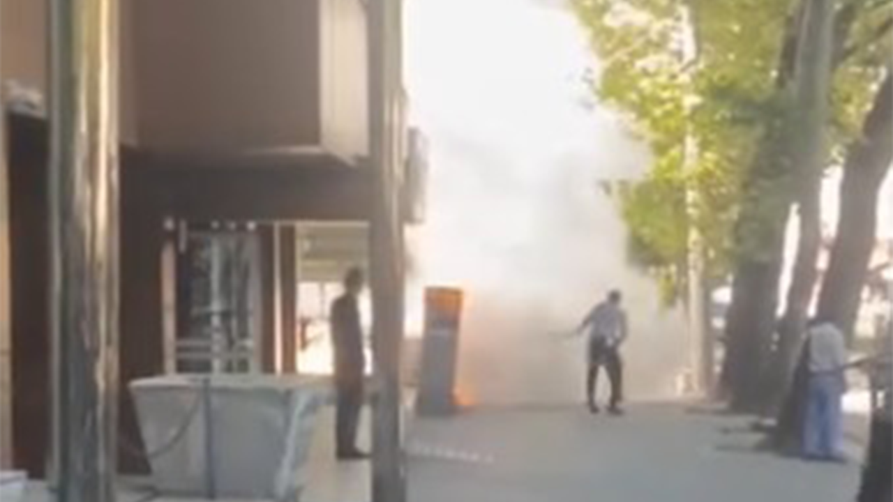 Eskişehir Sgk Önünde Yangın