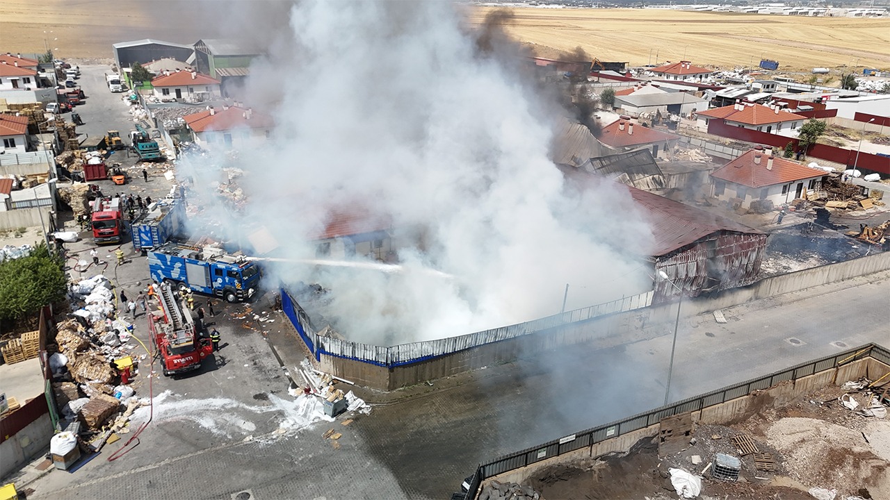 Eskişehirdeki Yangını Soğutma Çalışmaları