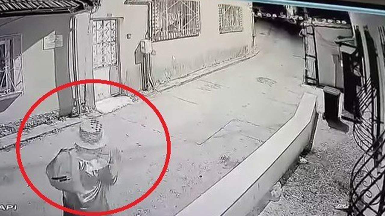 Palyaço Mahallede Korku Saçti