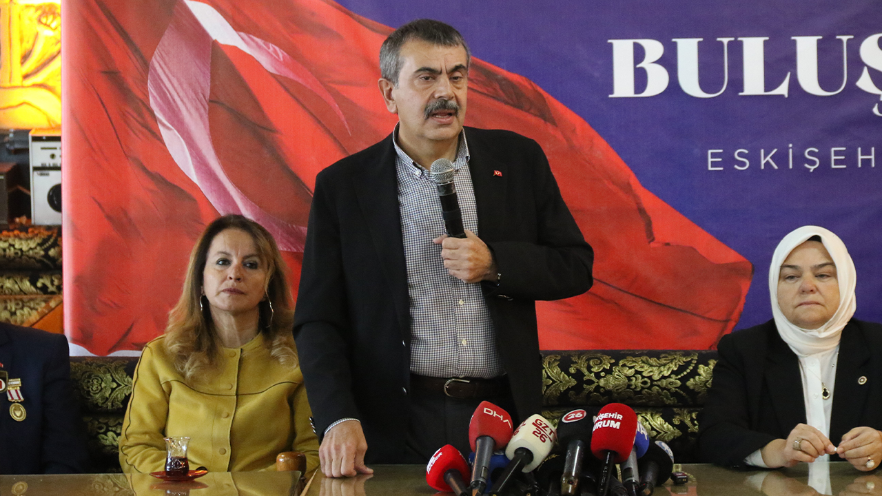 Bakan Tekin Eskişehir'de Açıklamalarda Bulundu