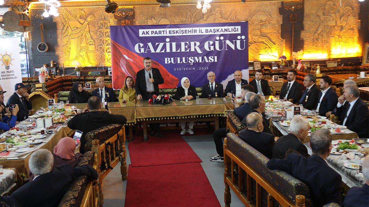 Bakan Tekin Eskişehir'e Önemli Bir Ziyaret Gerçekleştirdi