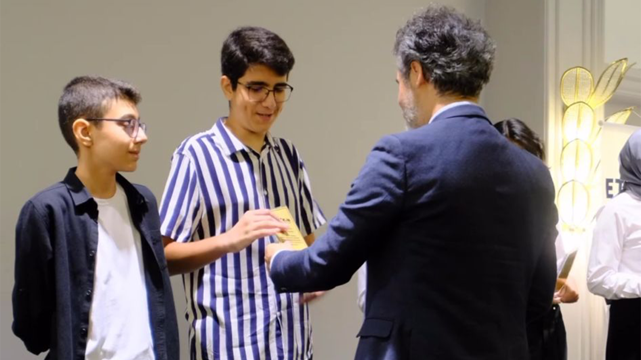 Başarılı Öğrencilere Ödülleri Taktim Edildi