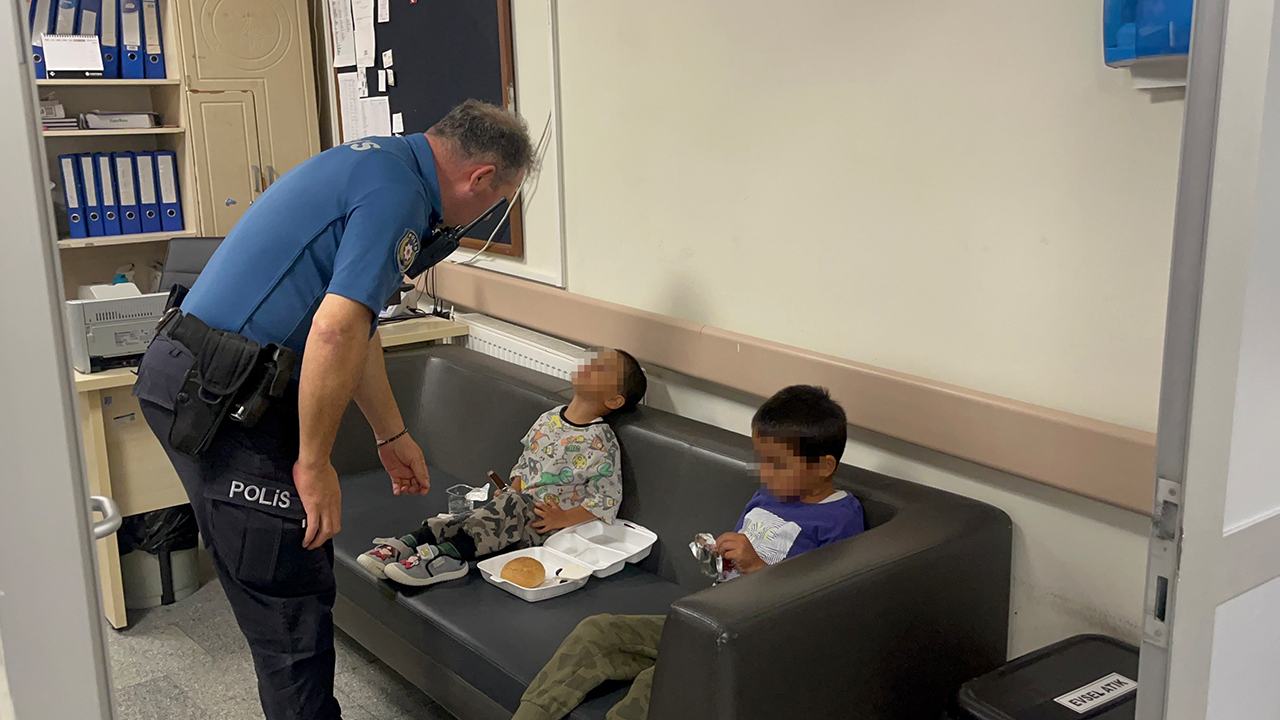 Çocuklar Polise Emanet Edildi