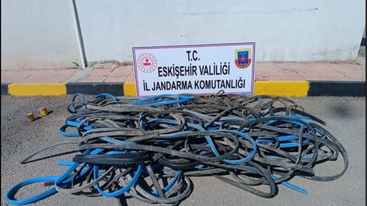 Ele Geçirilen Kablolar