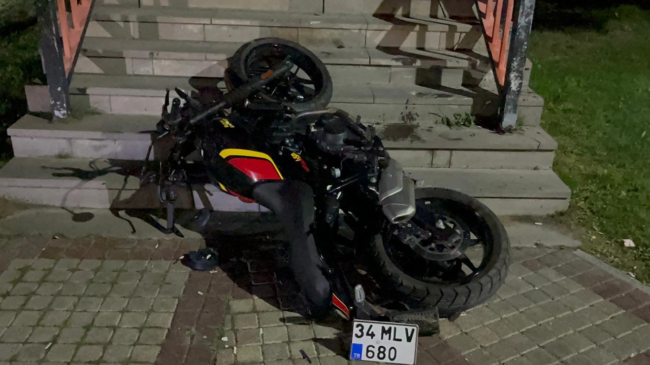 Eskişehir'de Yayalara Çarpan Motosiklet
