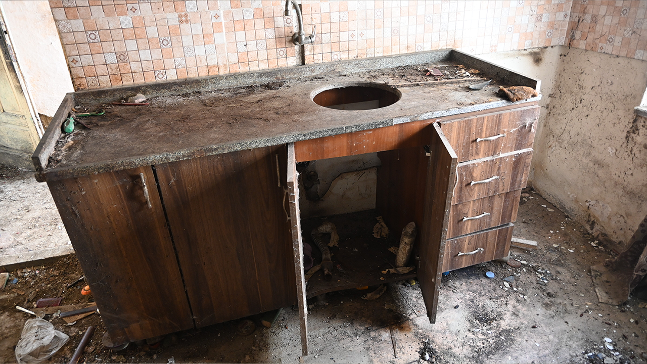 Evde Birçok Eşya Kullanılamaz Halde