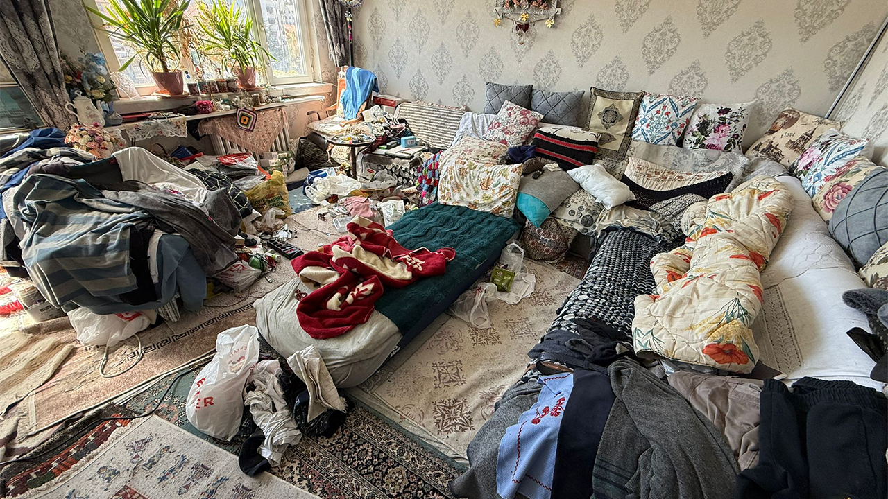 Evin Birçok Noktasında Atıklar Tespit Edildi