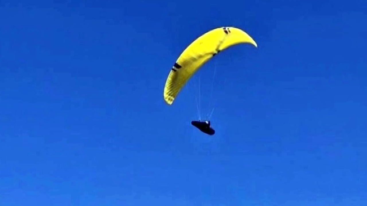 Genç Sporcu Eskişehir'e Paraşütle Ulaştı