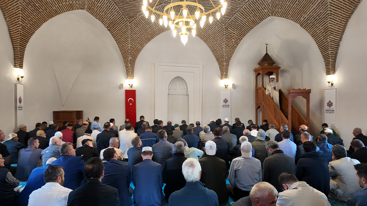 Hamamkarahisar Ulu Camii Içinden Görüntüler