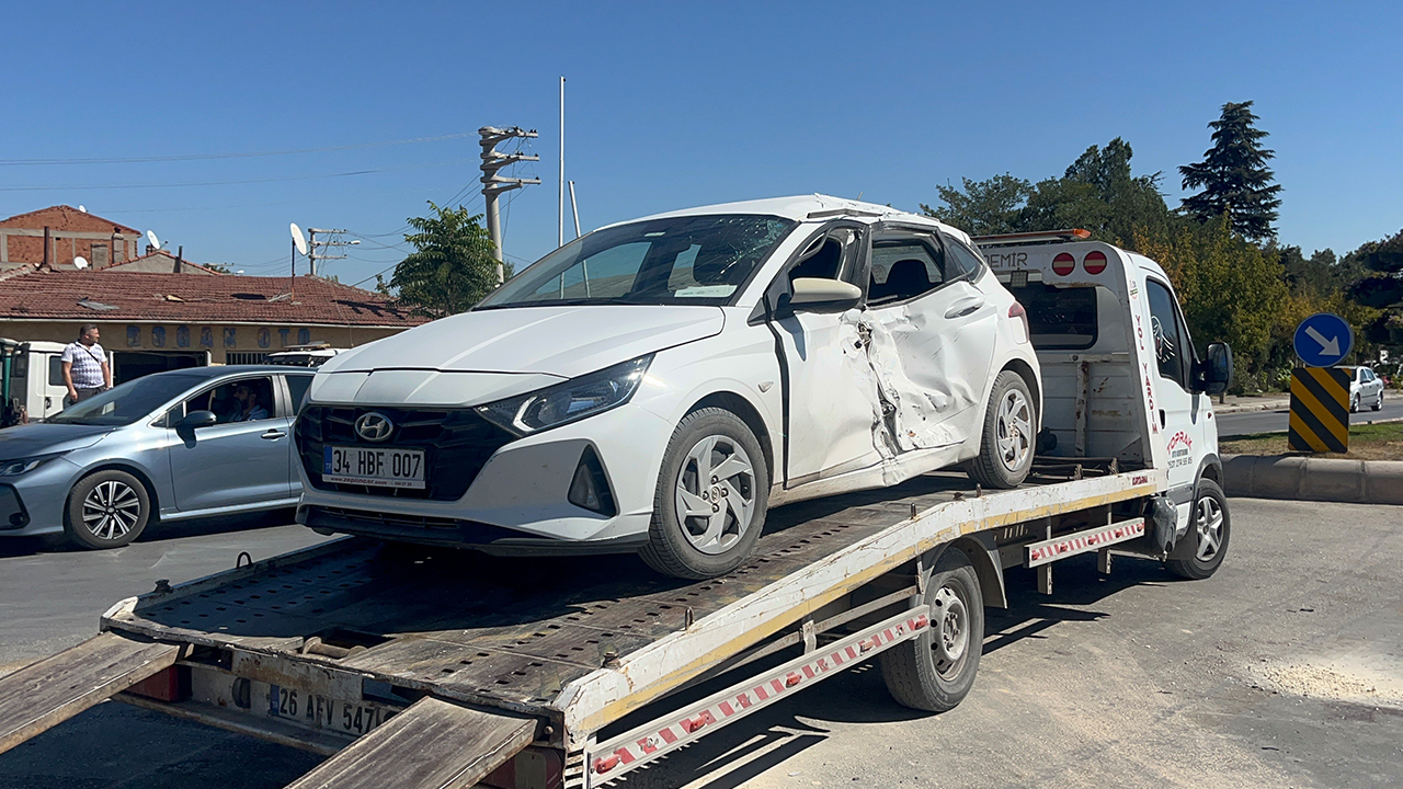 Kazaya Karışan Otomobil-1