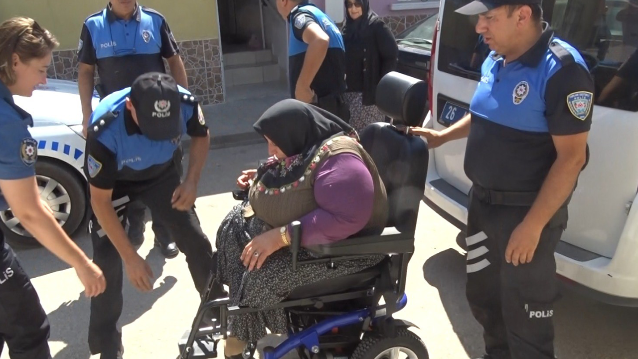 Kırılan Sandalyesi Yerine Yenisi Teslim Edildi