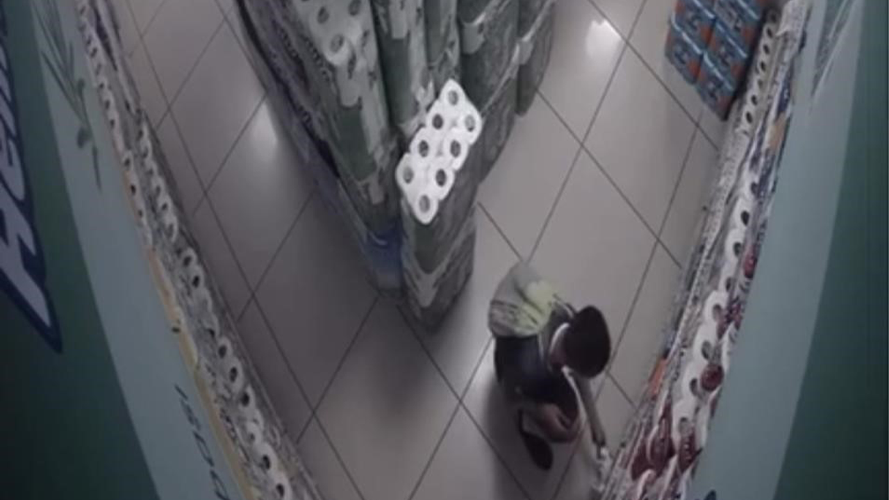 Market Kundaklamaya Çalıştı