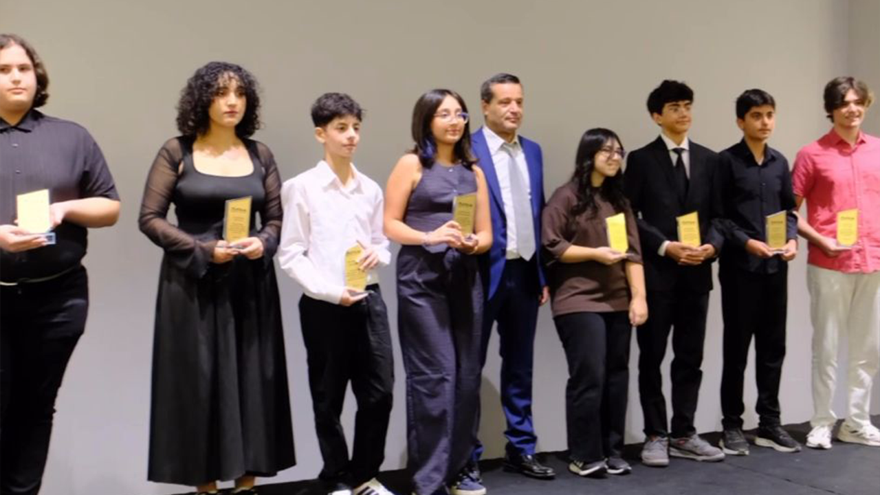 Öğrenciler Ödüllerini Aldı