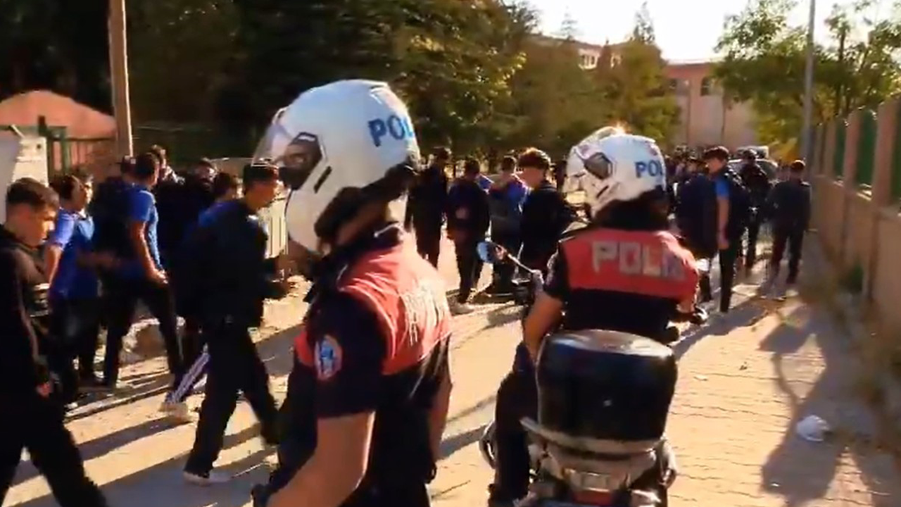 Okul Önlerinde Emniyet Ekipleri Sahada