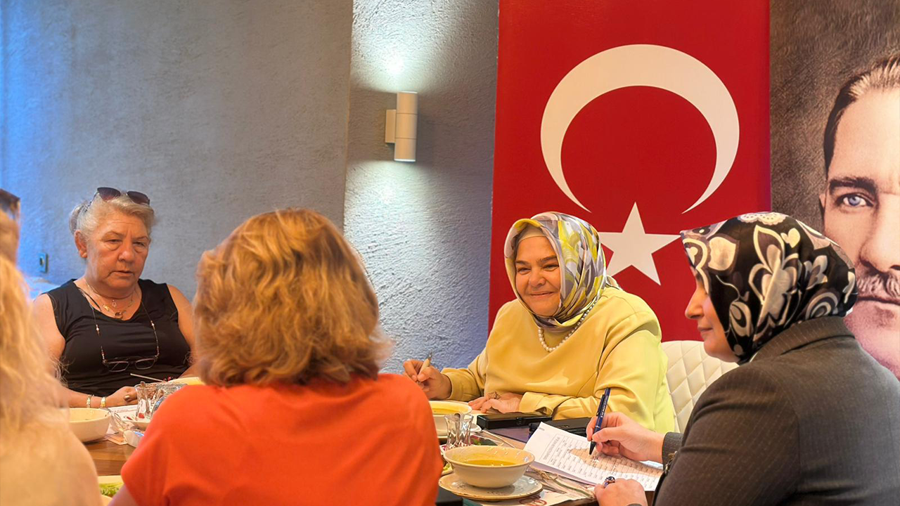 Prof. Dr. Ayşen Gürcan Kadınlarla Bir Araya Geldi