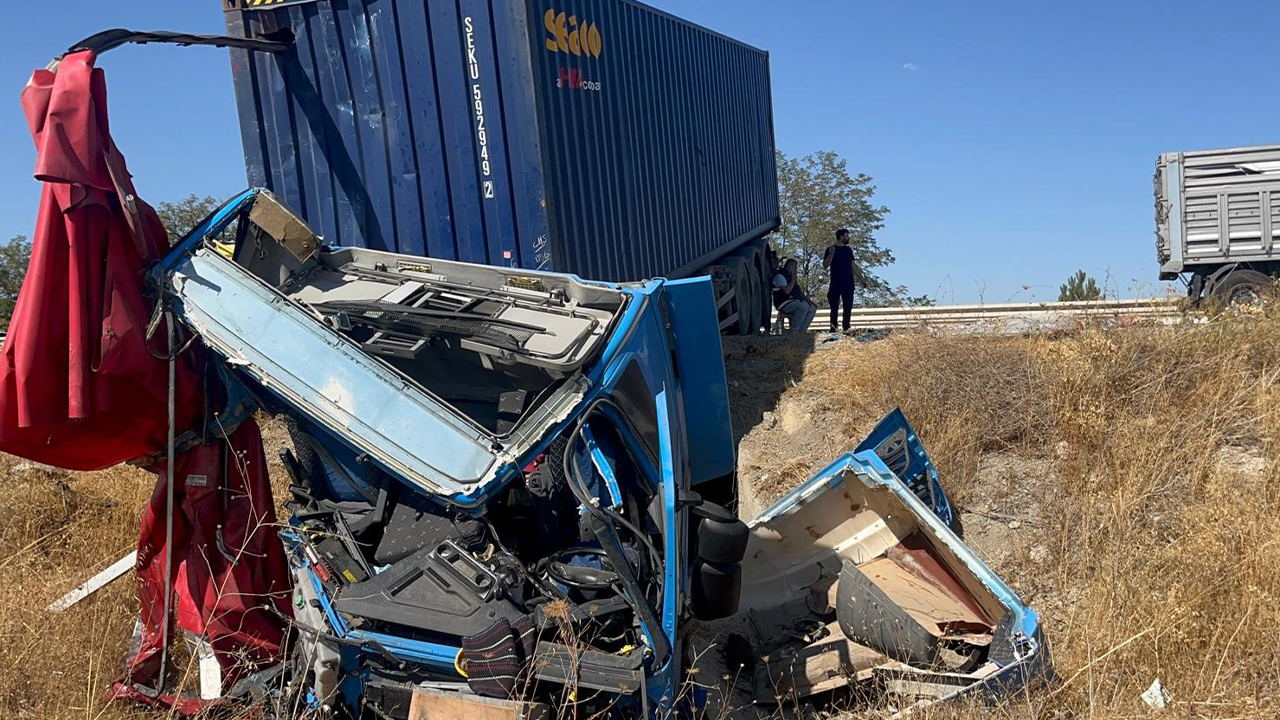 Tırda Büyük Çapta Maddi Hasar Meydana Geldi