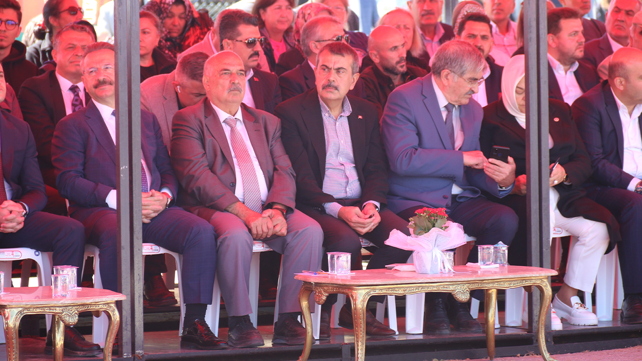 Törene Önemli Isimler Katıldı