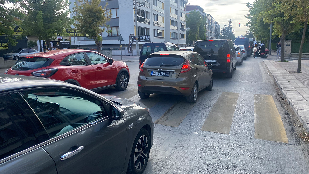 Trafik Zaman Zaman Durma Noktasına Geldi