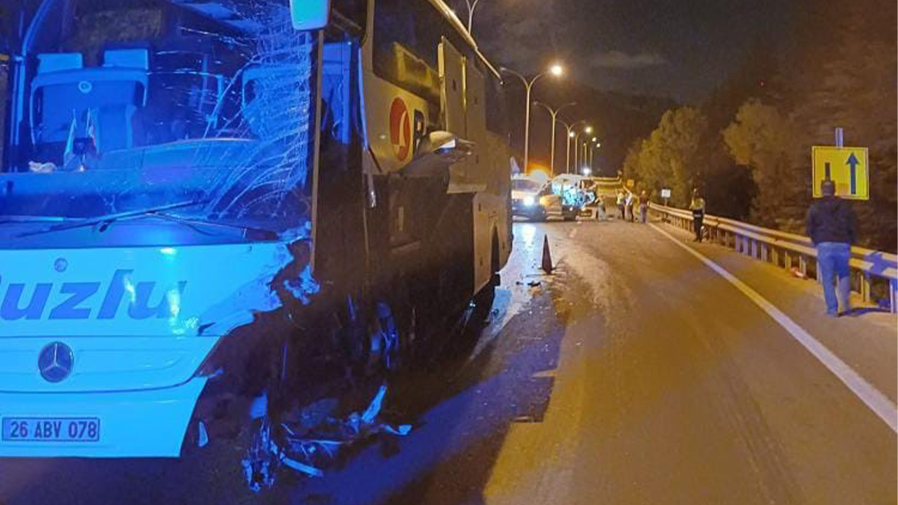 Yolcu Otobüsünde Büyük Çaplı Hasar Meydana Geldi