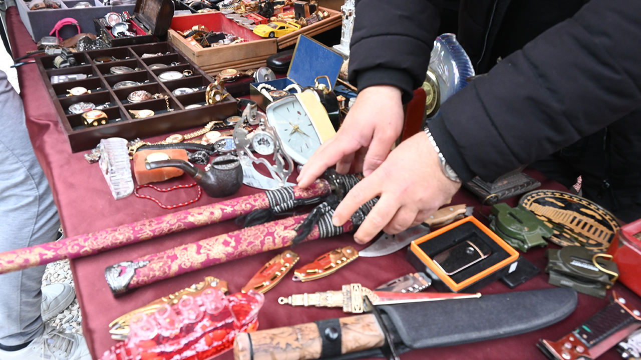 Antika Tezgahı Yoğun Ilgi Görüyor
