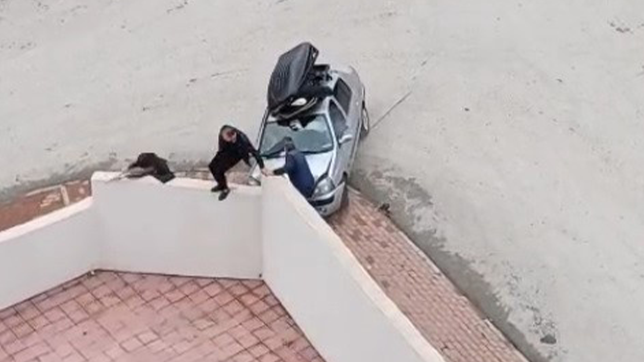 Araçla 3 Kişiyi Ezmeye Çalıştı