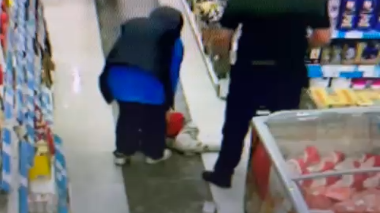 Çocuğa Tekme Ve Tokaklarla Saldırdı