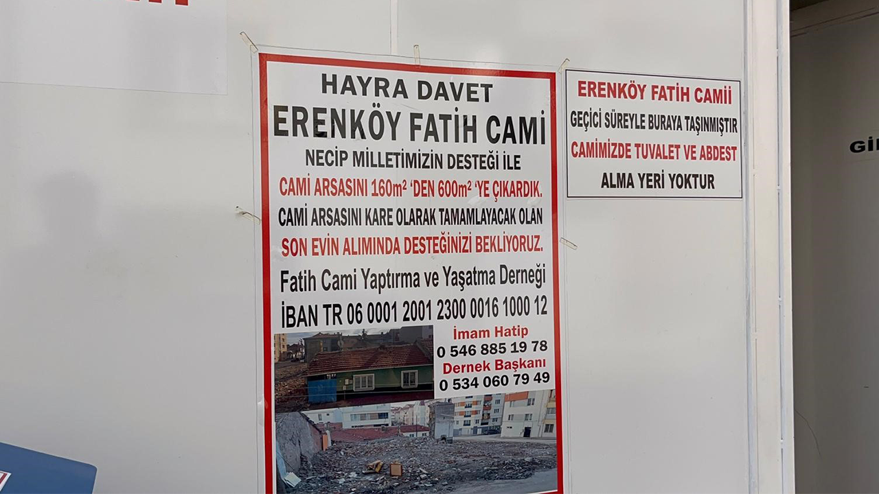 Erenköy Fatih Cami Girişindeki Tabela