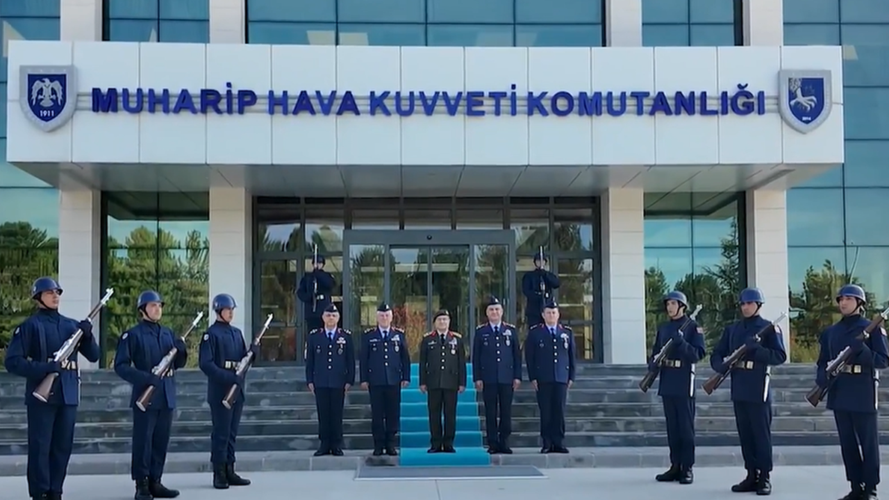 Muharip Hava Kuvveti Komutanlığı