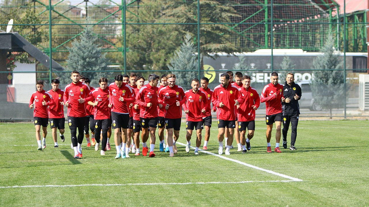 Eskişehirspor'da Hazırlıklar Sürüyor